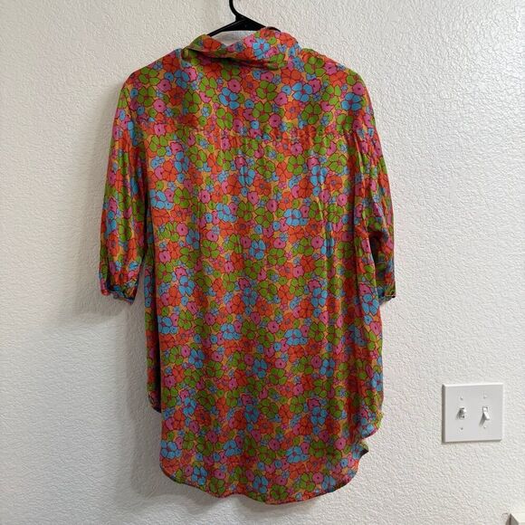 Frankies Bikinis Fifi Silk Button Up Shirt in Groovy Size Large - Picture 3 of 5